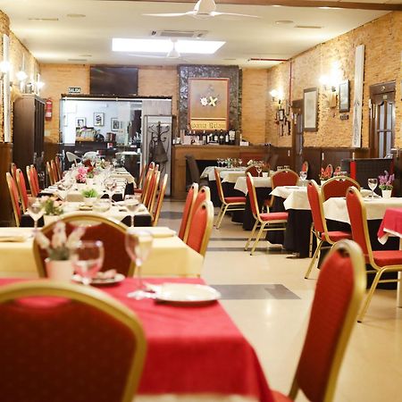 Hospedium Dlj Hostal Tematico Desde La Juderia Arjona Bagian luar foto