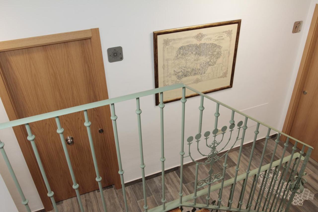 Hospedium Dlj Hostal Tematico Desde La Juderia Arjona Bagian luar foto