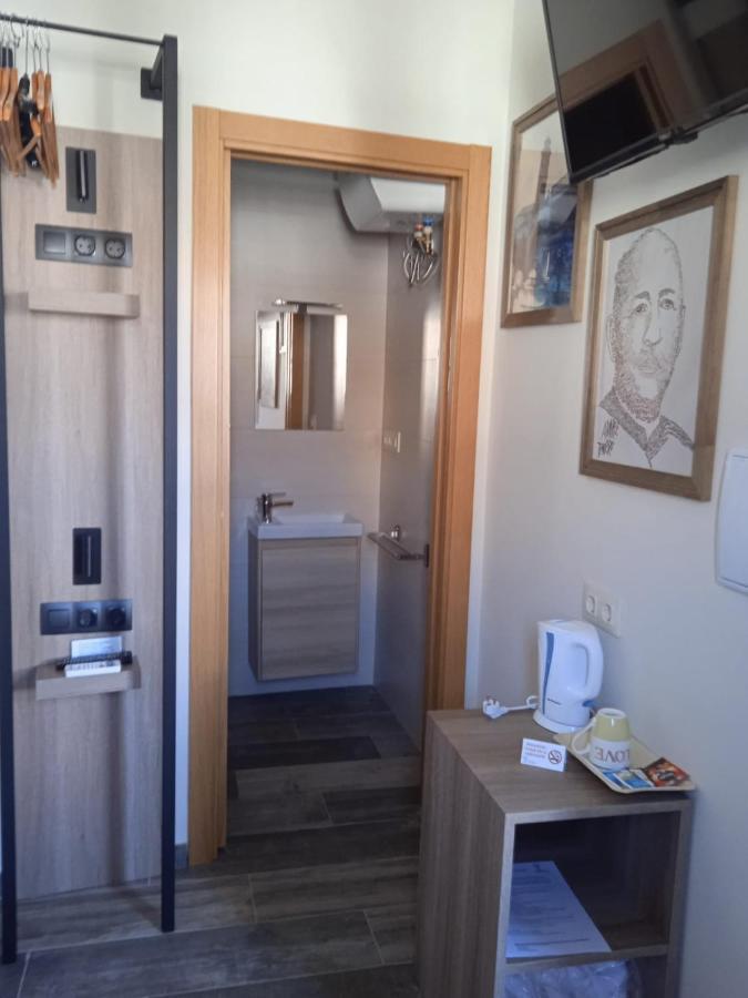 Hospedium Dlj Hostal Tematico Desde La Juderia Arjona Bagian luar foto