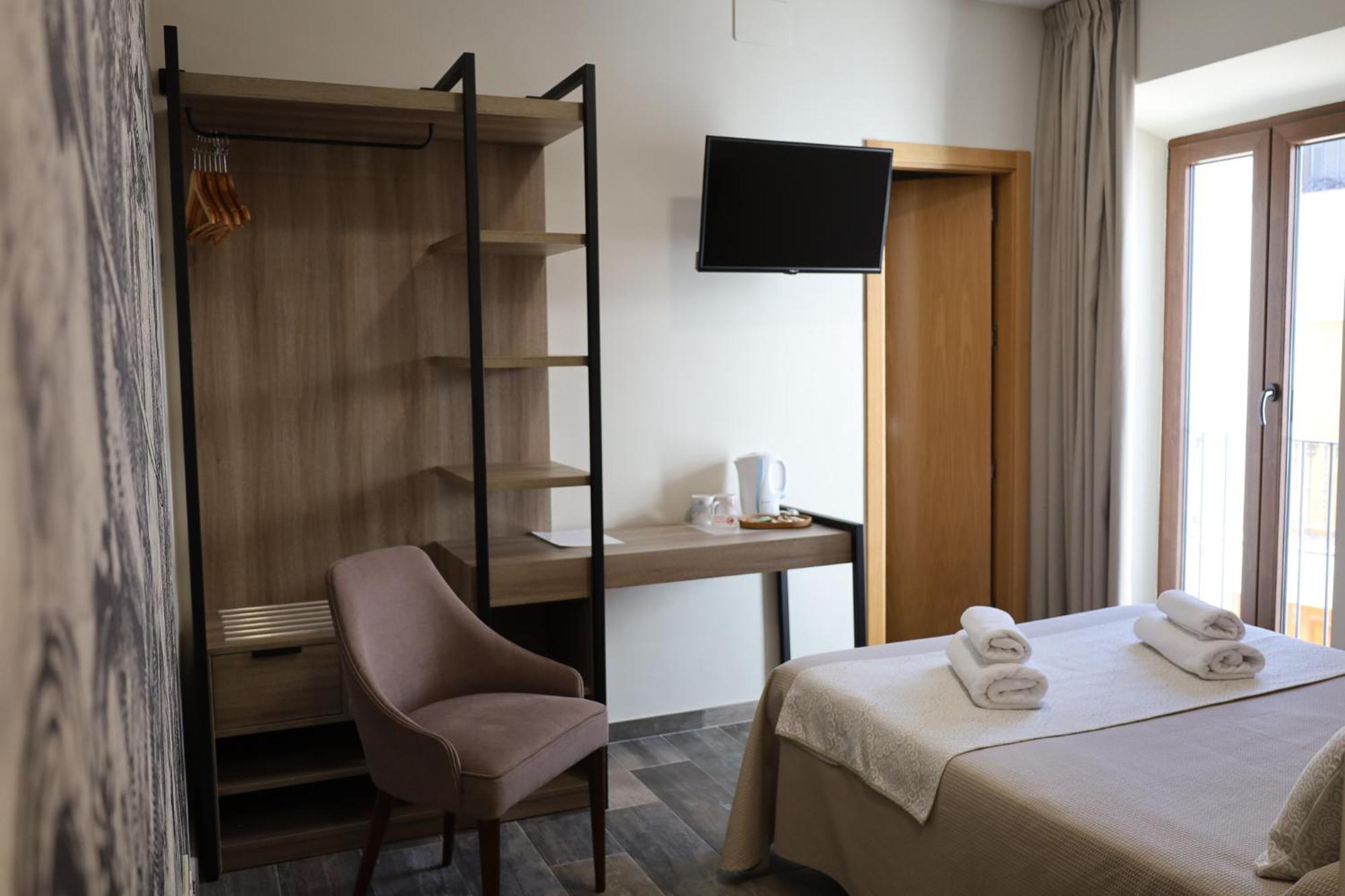 Hospedium Dlj Hostal Tematico Desde La Juderia Arjona Bagian luar foto
