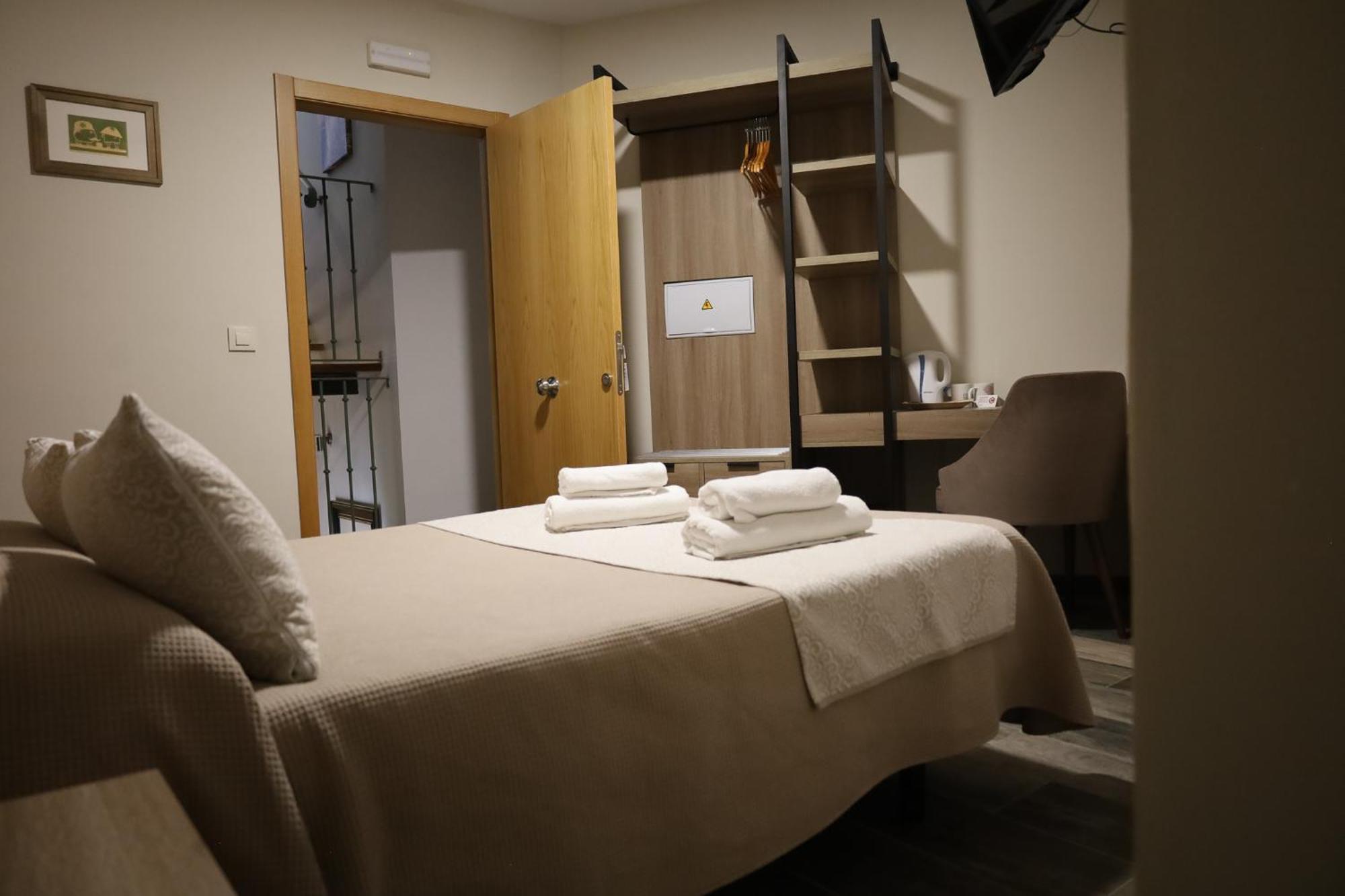Hospedium Dlj Hostal Tematico Desde La Juderia Arjona Bagian luar foto
